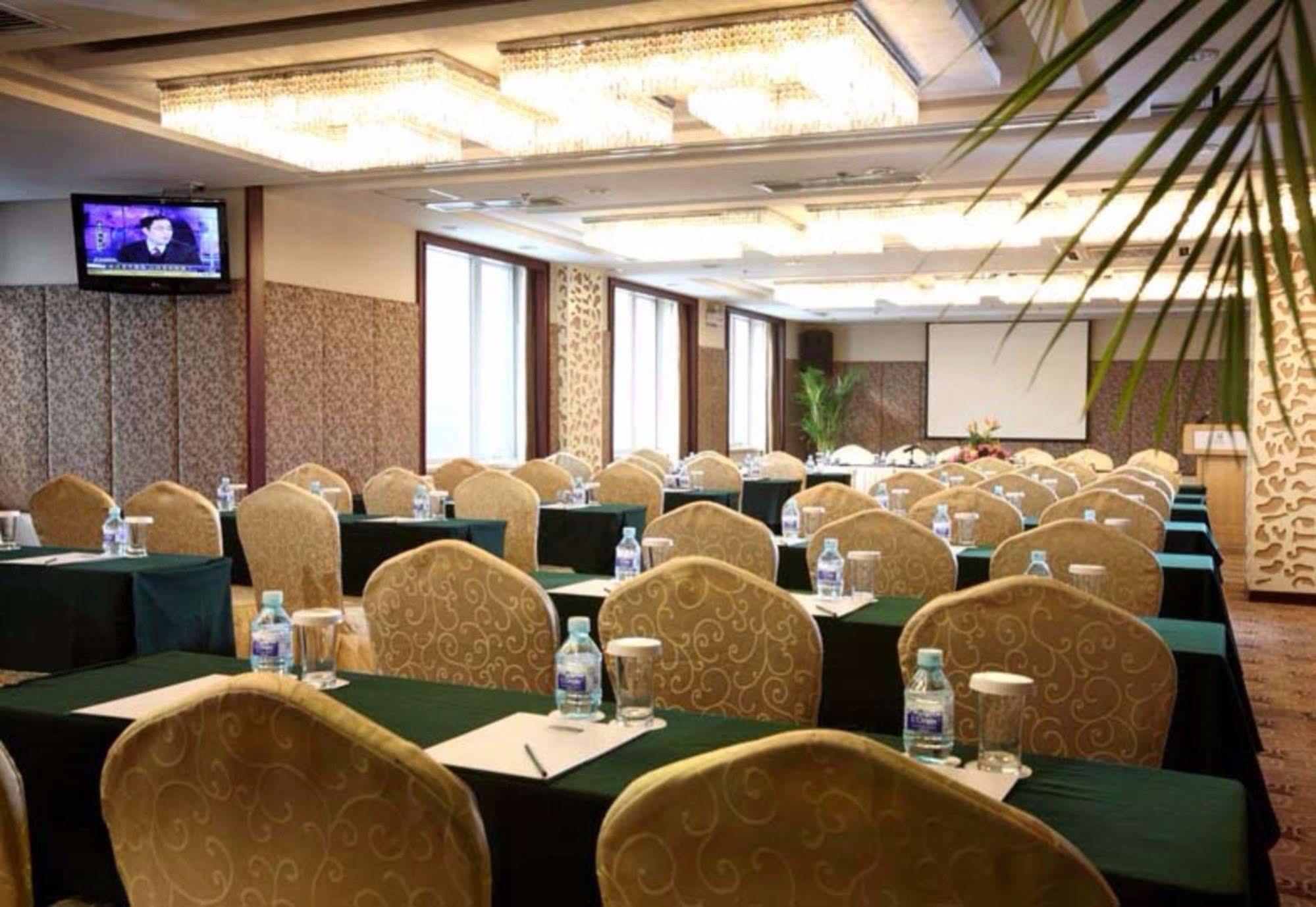 Holiday Inn Beijing Downtown Zewnętrze zdjęcie