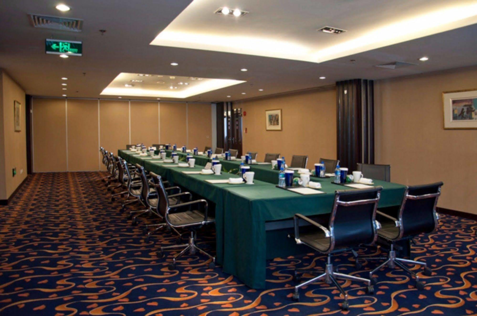 Holiday Inn Beijing Downtown Zewnętrze zdjęcie